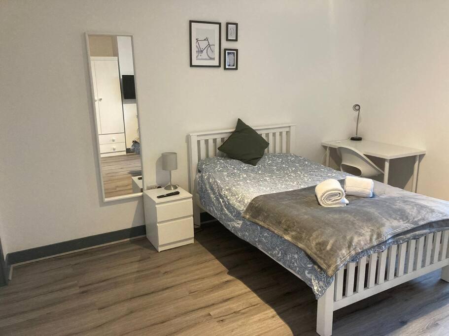 Newly Refurbished Studio, Great Location 8 Studios Nottingham Exteriör bild
